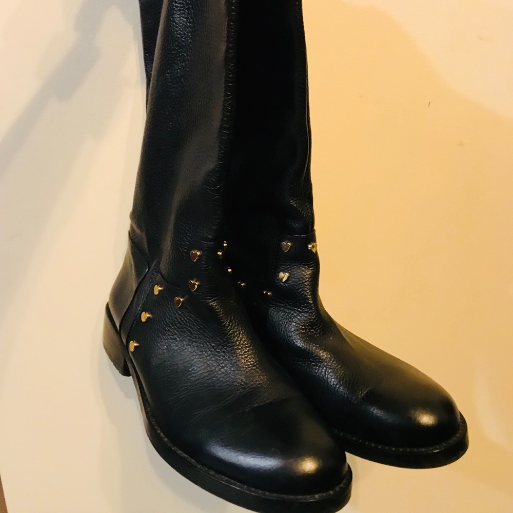 Love Moschino leather boots!